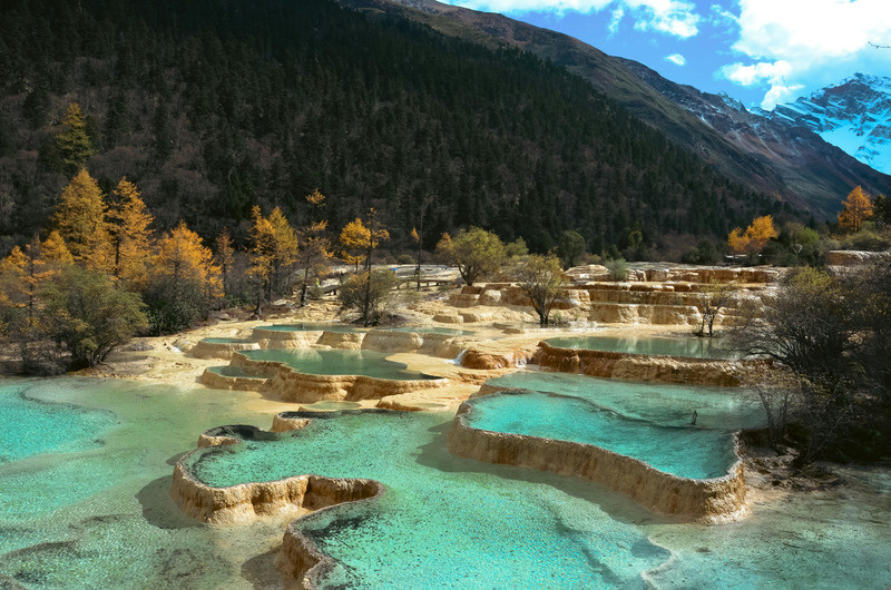 Jiuzhaigou Nature Escape
